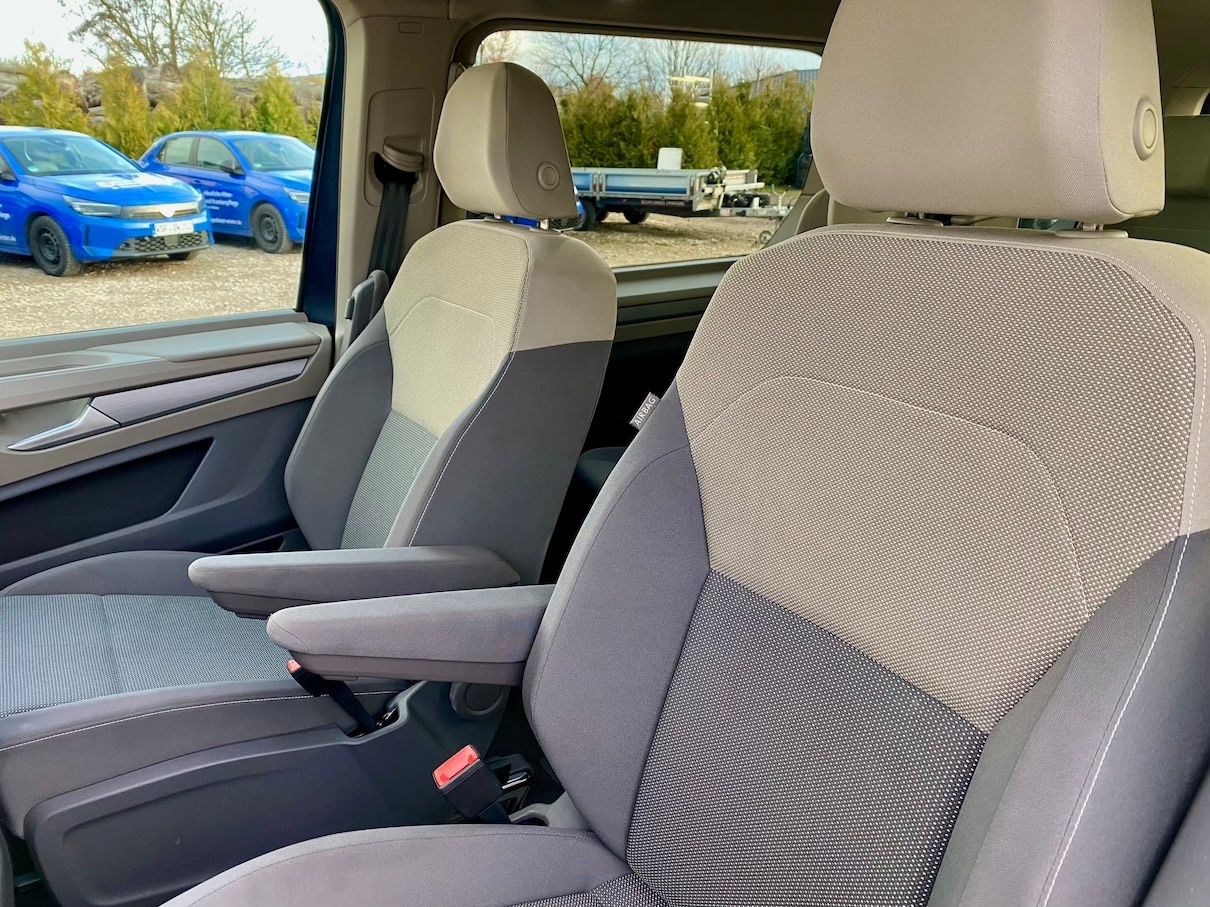 Fahrzeugabbildung Volkswagen T7 Multivan 2.0 TDI LANG LIFE AAC NAVI 7-SITZER