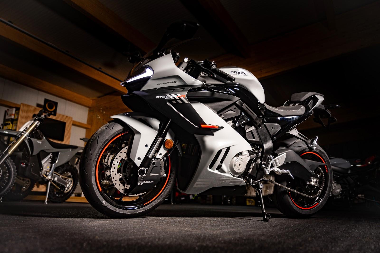 CFMOTO 675 SR-R Aerolite Grey