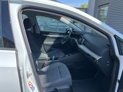 Fahrzeugabbildung Volkswagen Golf VIII Variant 2.0 TDI DSG Life ACC NAVI SHZ
