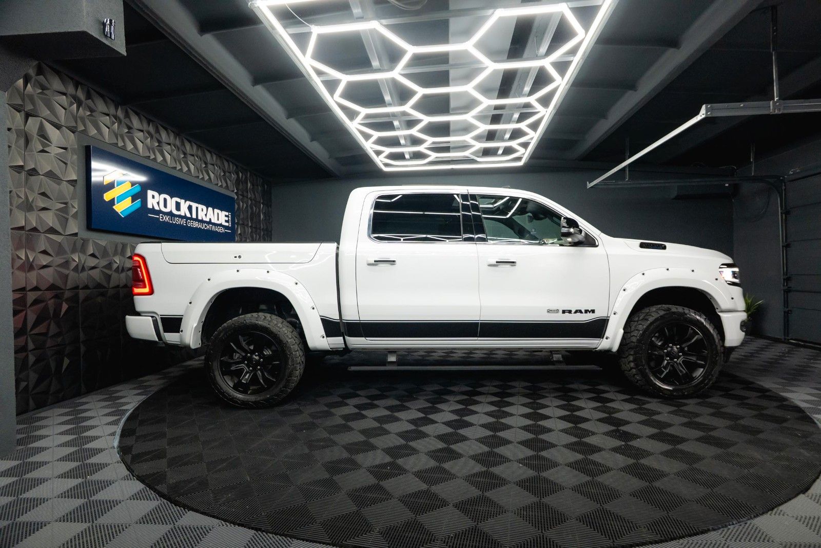 Fahrzeugabbildung Dodge RAM 5.7 V8 HEMI 4x4 LIMITED LONGHORN 100%Options