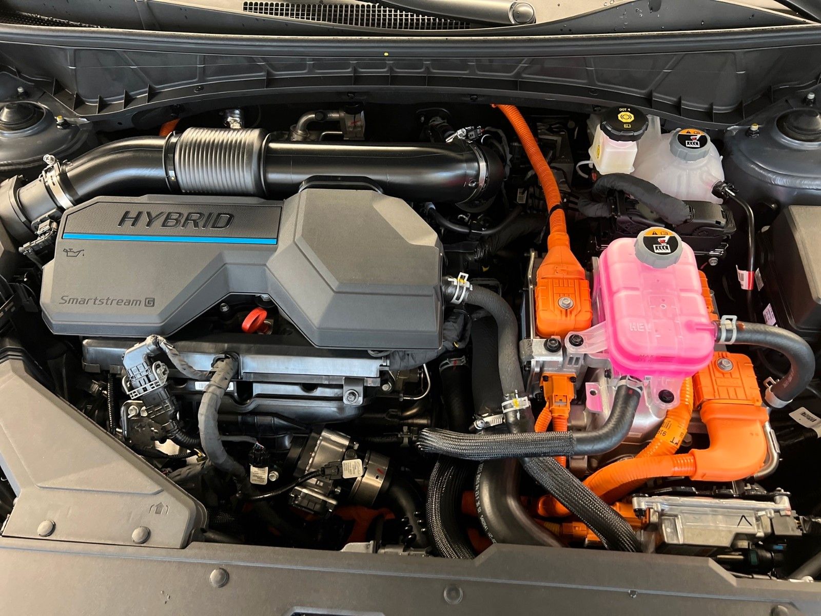 Fahrzeugabbildung Hyundai TUCSON  Trend 1.6T-Gdi Hybrid 4WD Hybrid