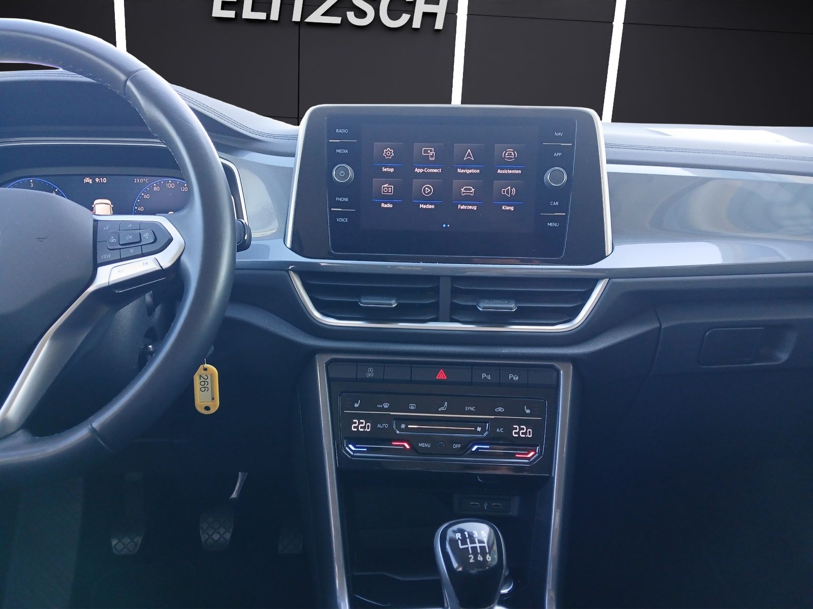 Fahrzeugabbildung Volkswagen T-Roc TDI Style AHK AID ACC RFK SH LM