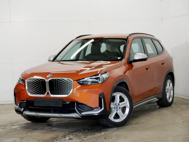 BMW iX1 xDrive30 xLine HeadUp 360°Kam LiveCockpitPro