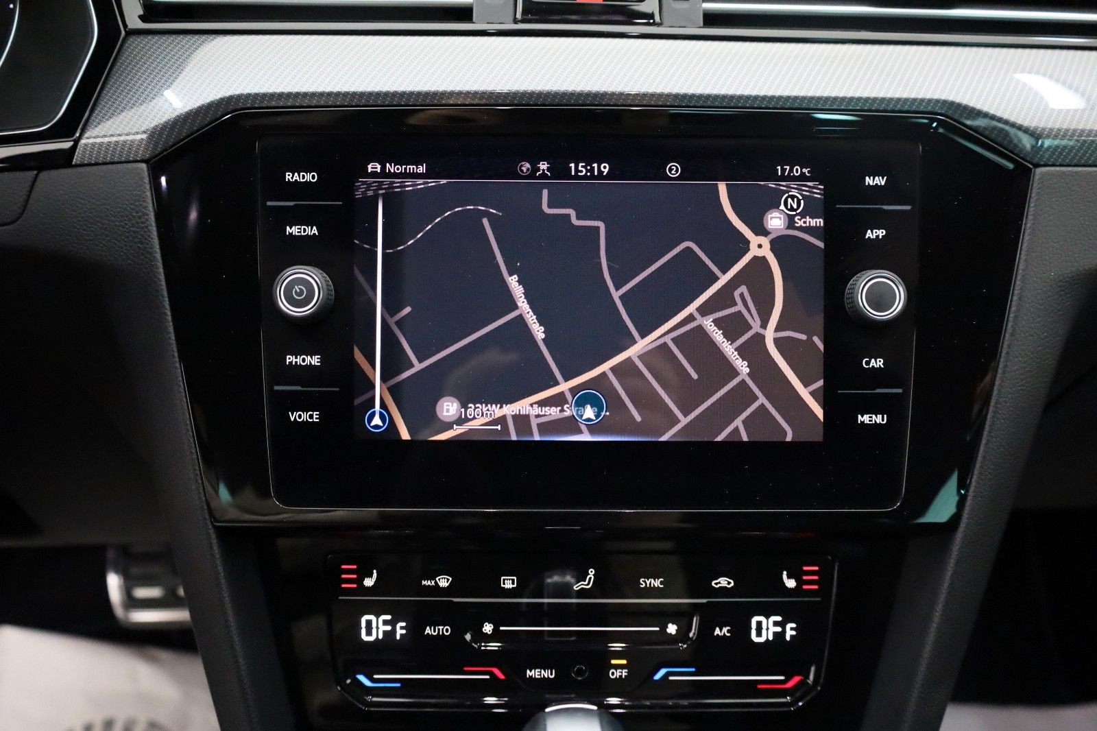 Fahrzeugabbildung Volkswagen Passat Variant R Line TLeder,Navi,LED,ACC,Kamera
