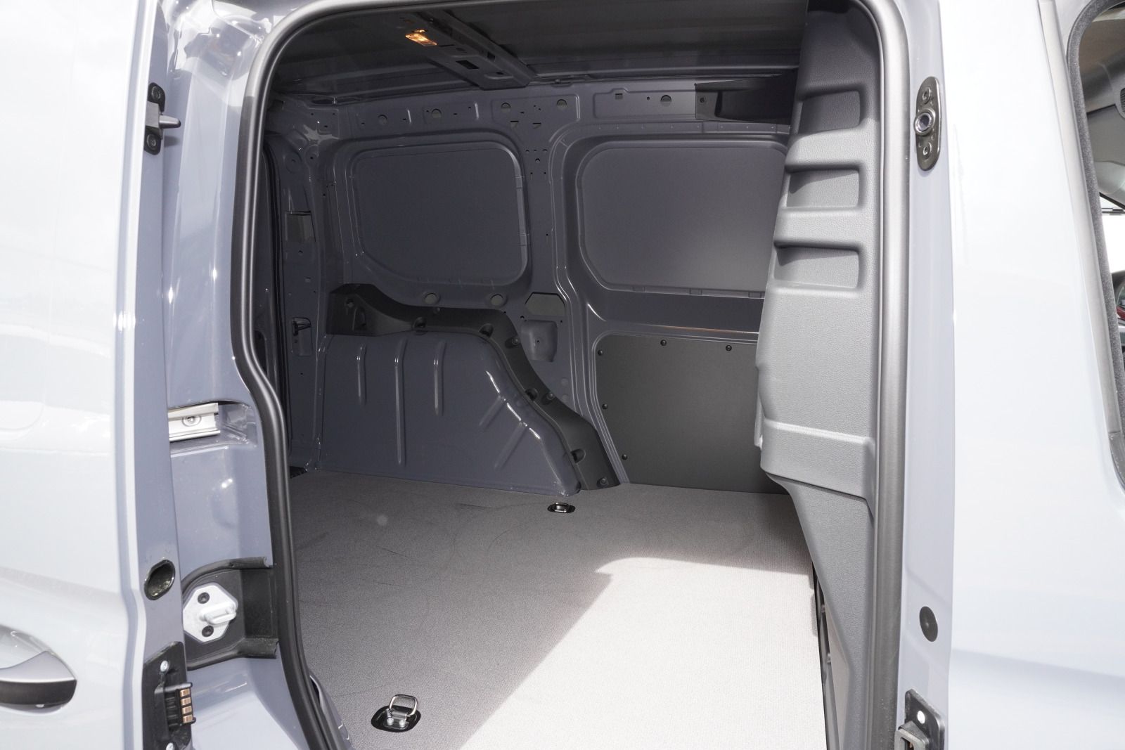 Fahrzeugabbildung Volkswagen Caddy Cargo Motor: 2,0 l TDI EU6 SCR 75 kW Getri