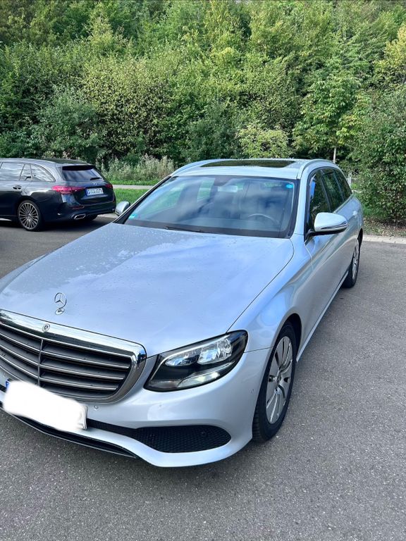 Image of Mercedes-Benz E 200
