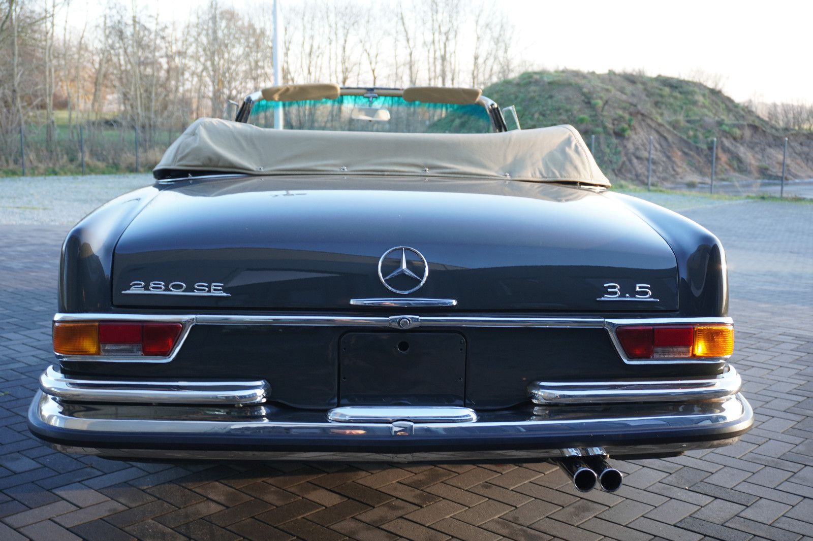 Fahrzeugabbildung Mercedes-Benz 280 SE 3,5 Cabriolet Conversion