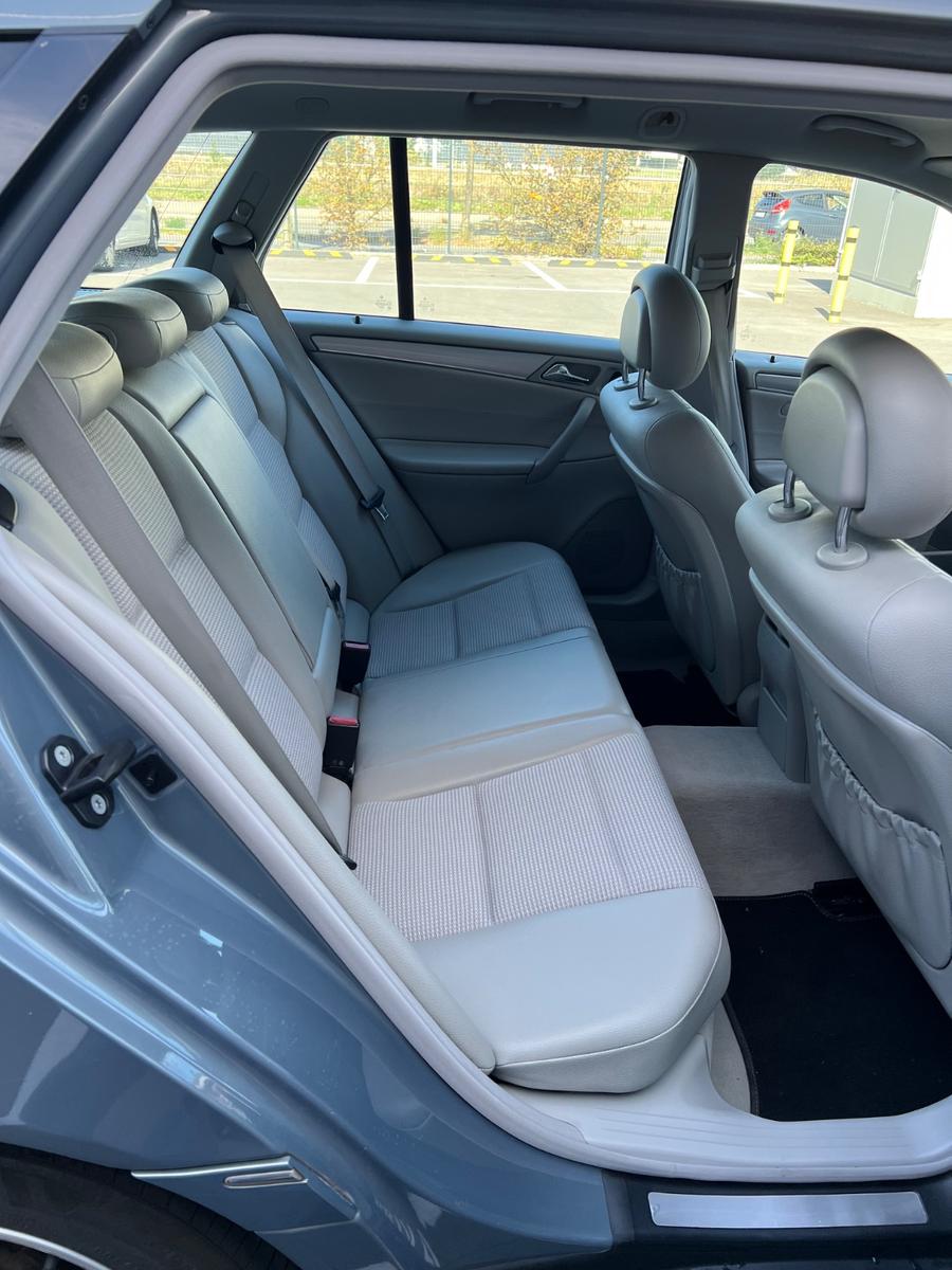 Mercedes-Benz C200 2004 — photo 8