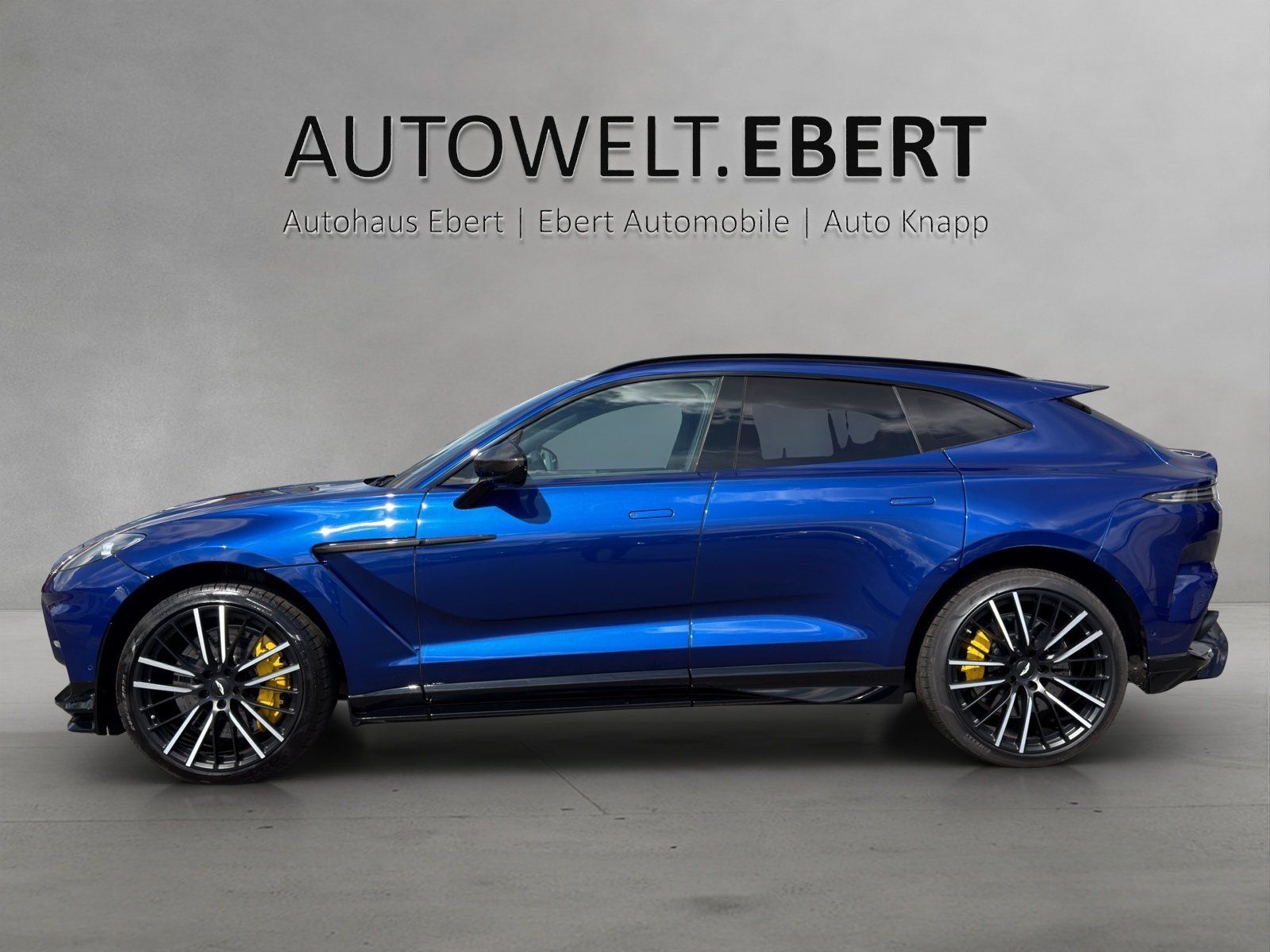 Fahrzeugabbildung Aston Martin DBX707 1.Hd.Aston AHK (TowBar) darkknight-havana