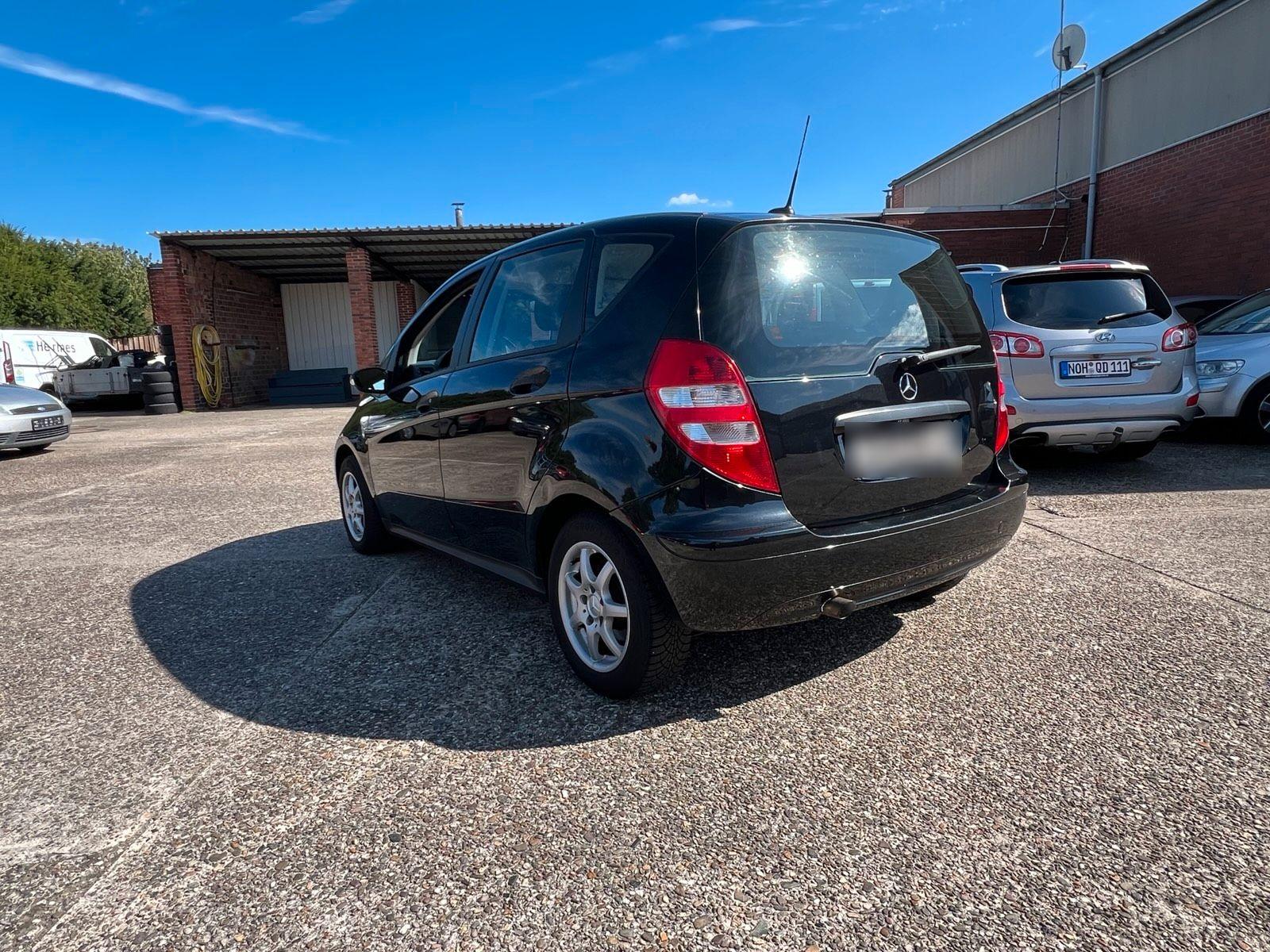 Mercedes-Benz A180 2006 — rear view