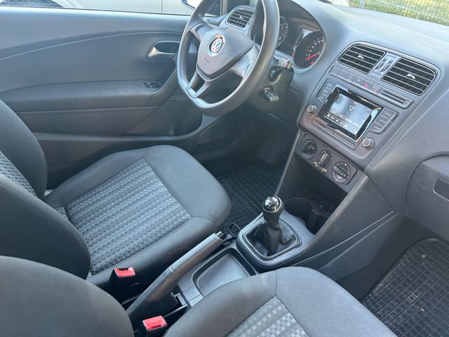 Fahrzeugabbildung Volkswagen Polo 1.0 +NaviZB+Servo+Klima