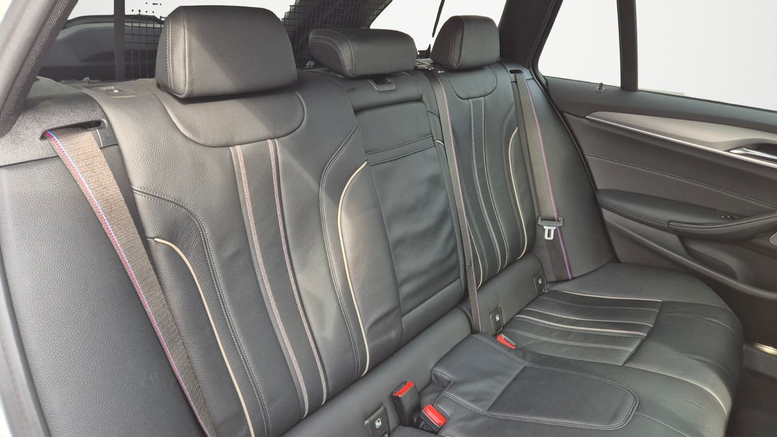 Fahrzeugabbildung BMW 530D XDRIVE M SPORT H&K MEMORY HUD KAM PANO AHK