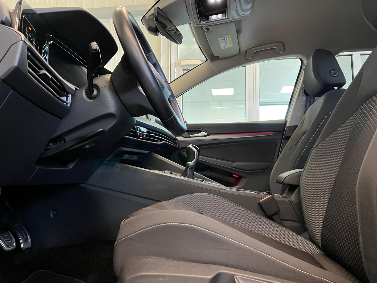 Volkswagen Golf VIII ACTIVE 1.5 TSI Standhg. HUD Navi LED-P, миниатюра 8