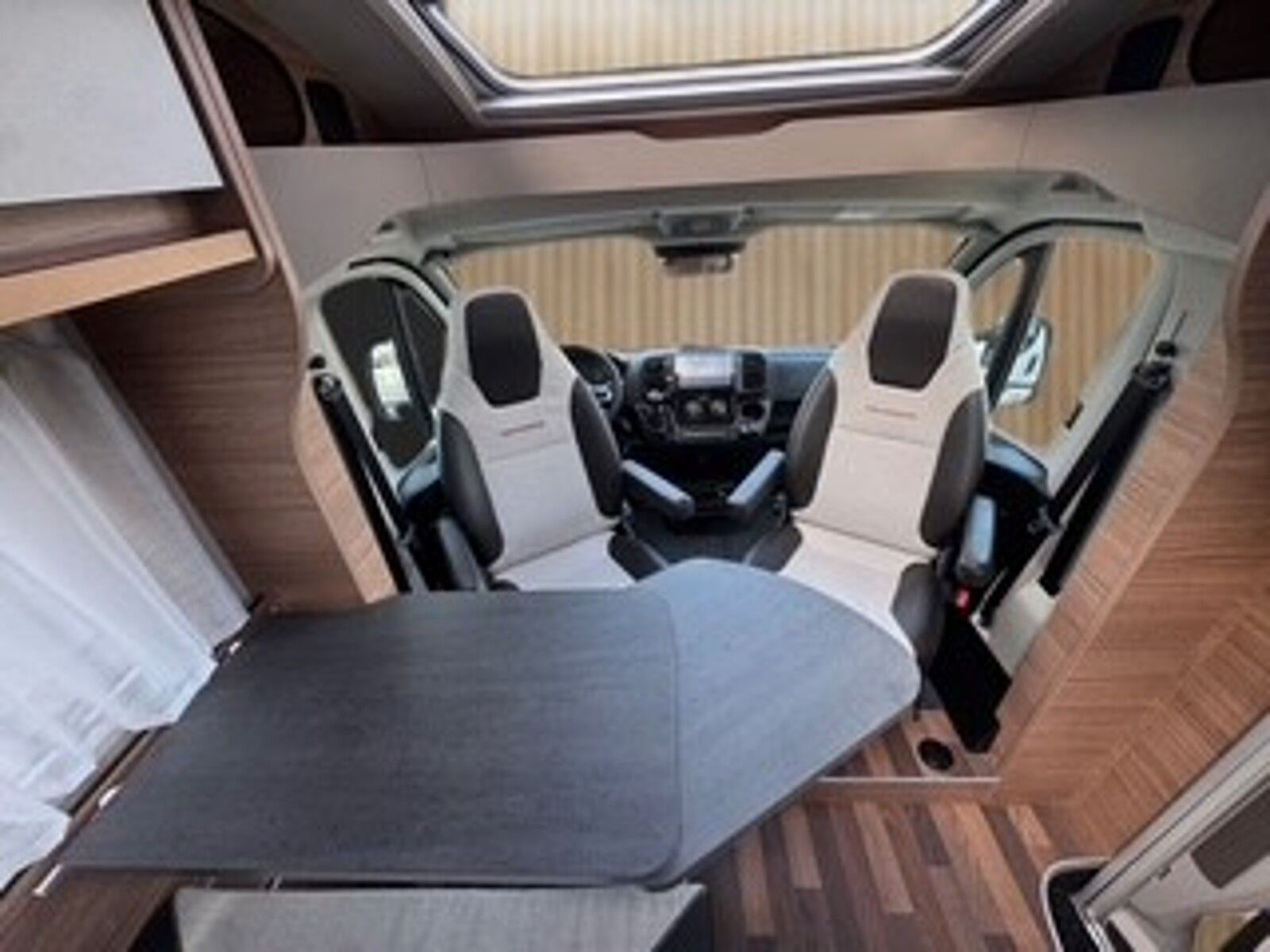 Fahrzeugabbildung Weinsberg CaraCompact EDITION PEPPER 600 MEG Markise, TV