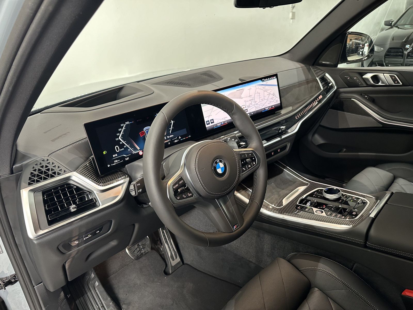 Fahrzeugabbildung BMW X5 xDrive30d 22" LMR, Sportbremse rot hochglänze