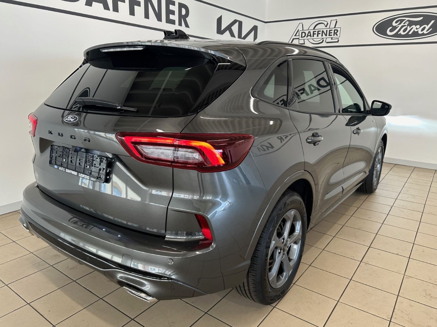 Fahrzeugabbildung Ford Kuga ST-Line 1.5 LED Kamera Induktives laden