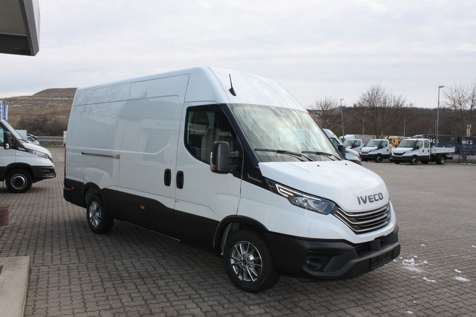 Fahrzeugabbildung Iveco 35S16A8 Full LED/Holzboden/Verkleidung