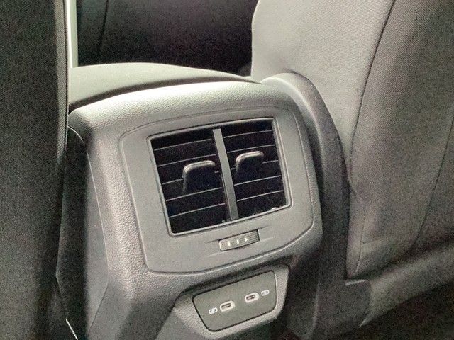 Fahrzeugabbildung Volkswagen T-Roc TSI Style LED Navi AHK ACC RFK SH