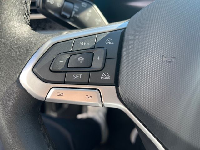 Fahrzeugabbildung Volkswagen Passat Variant 1.5 eTSI DSG BUSINESS AHK IQ.DRIV