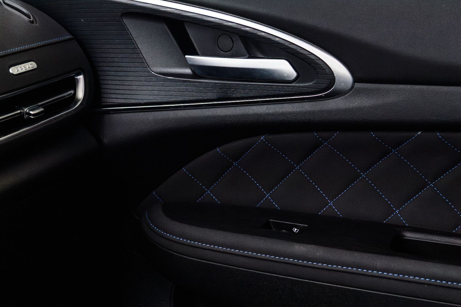 Fahrzeugabbildung GWM Ora 03 400 Pro *Wäpu *Bicolor *Allwetter