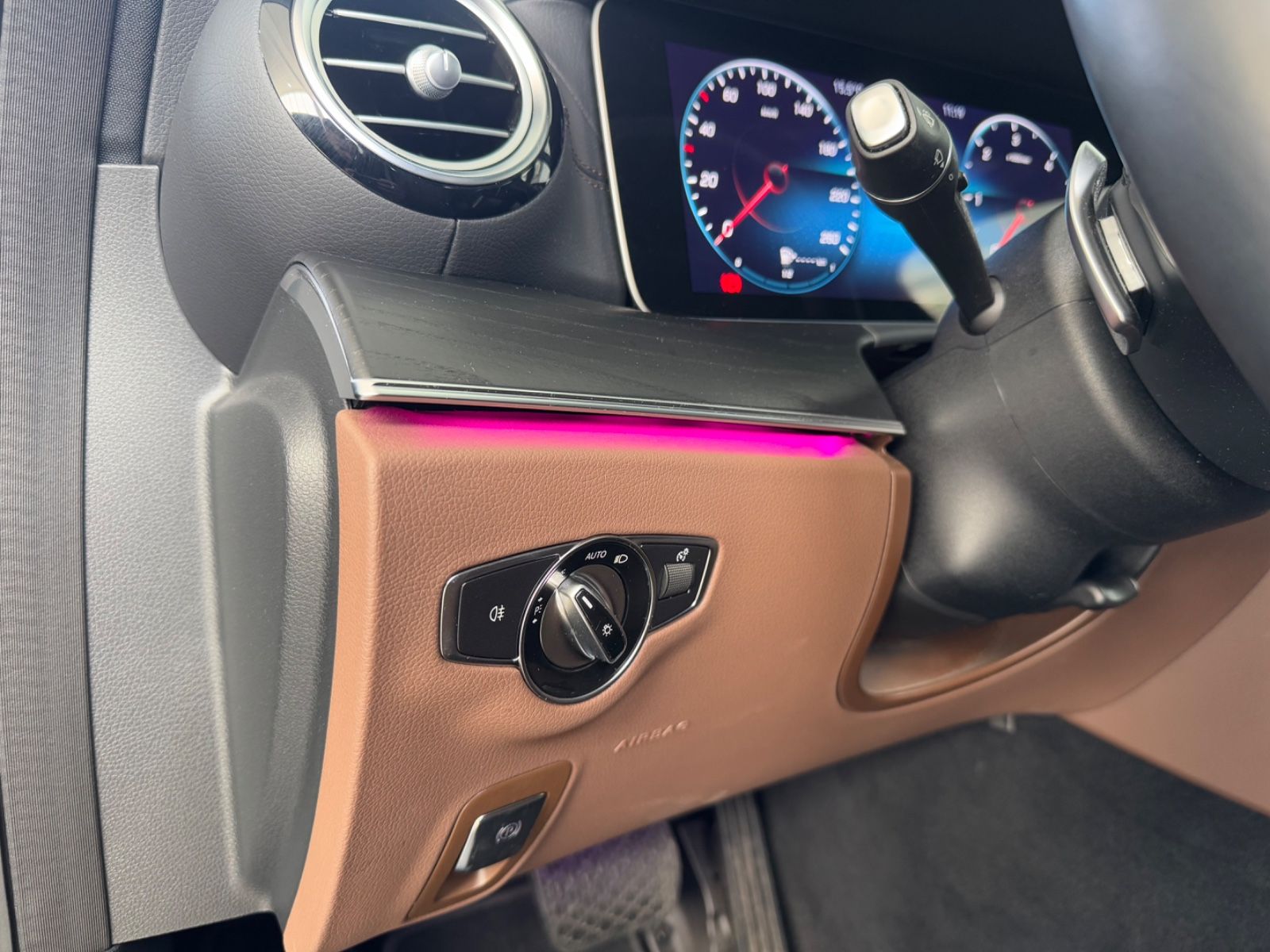 Mercedes-Benz E 200 T d AMG EXCLUSIVE STANDH 360°KAMERA SHZ foto 24