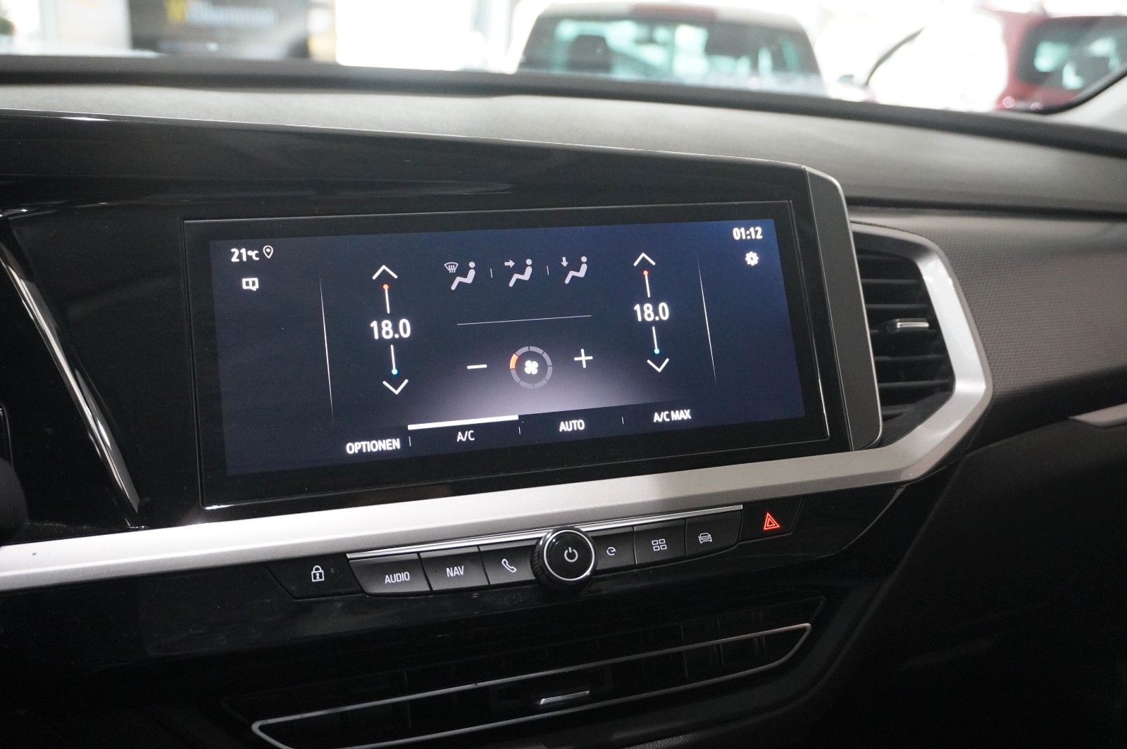 Fahrzeugabbildung Opel Grandland (X) 1.6 PHEV ELEGANCE NAVI/LED/SPORT