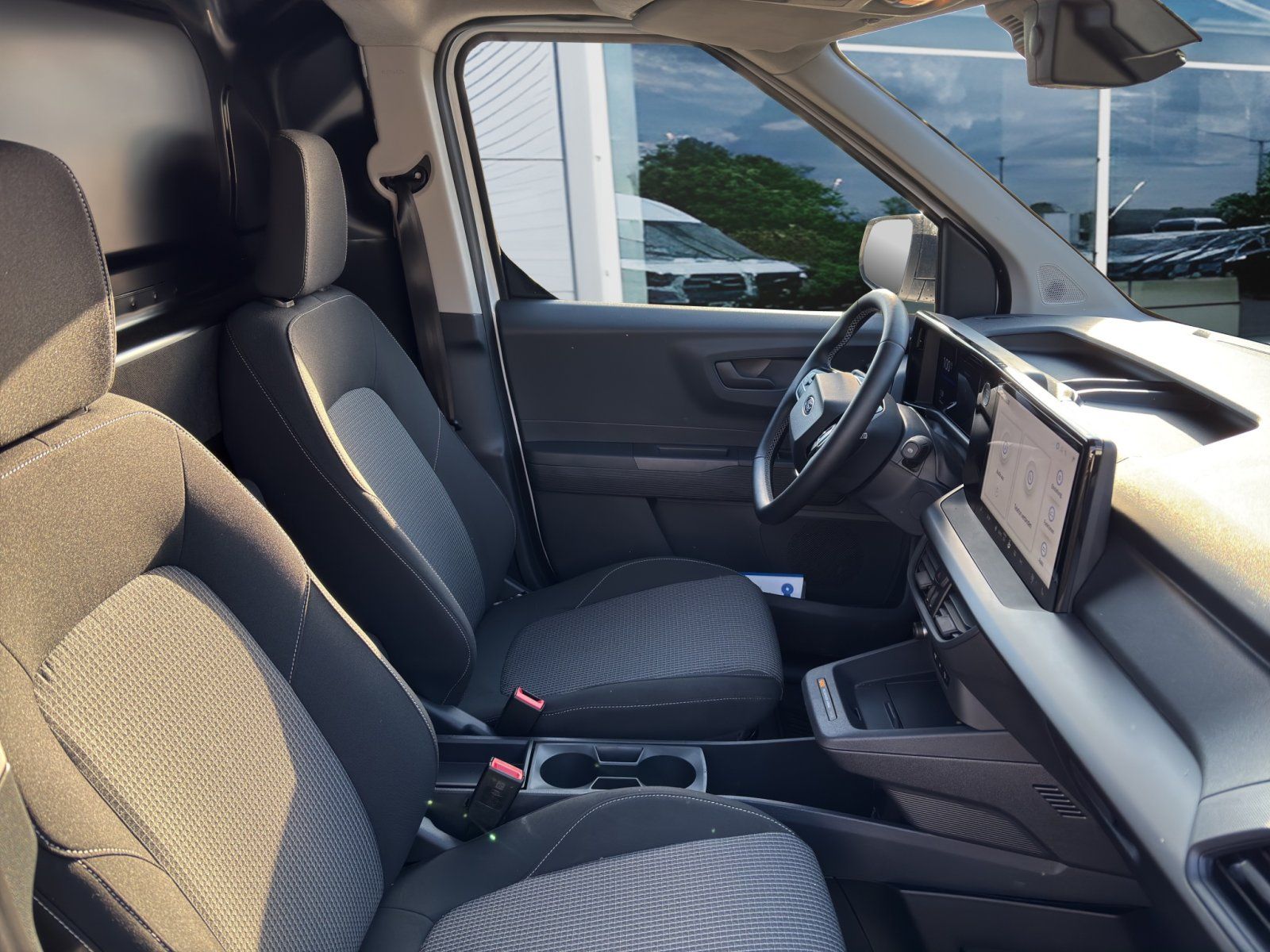 Fahrzeugabbildung Ford Tourneo Courier BEV Trend eMotor