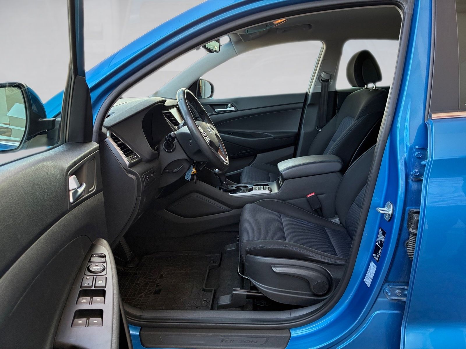 Fahrzeugabbildung Hyundai Tucson 1.6 Style KlimaA,LED,Navi,SHZ,2xKlima,PDC