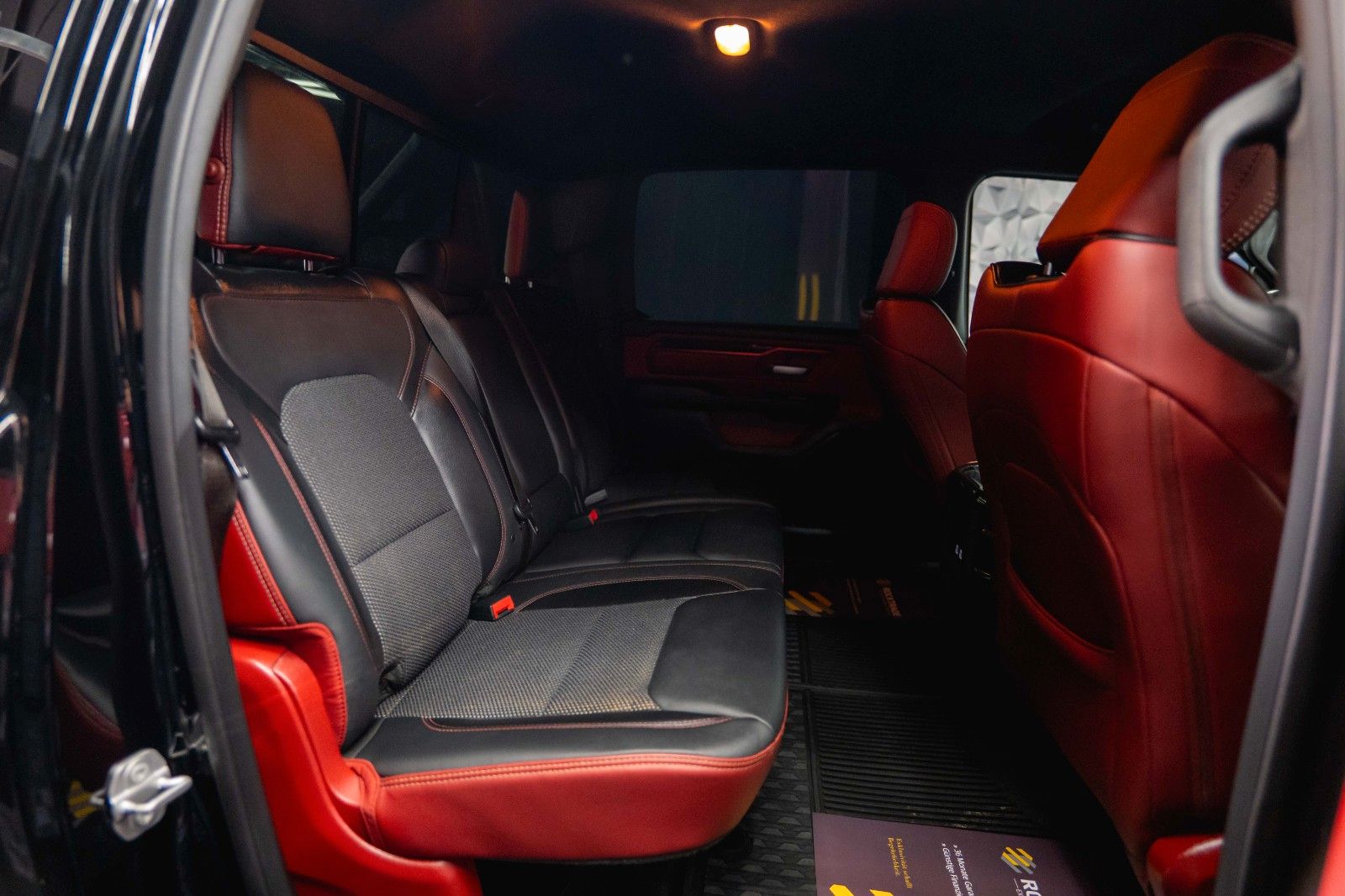 Fahrzeugabbildung Dodge RAM 5.7 V8 HEMI 4x4 REBEL AXLE LOCK Airmatic LED