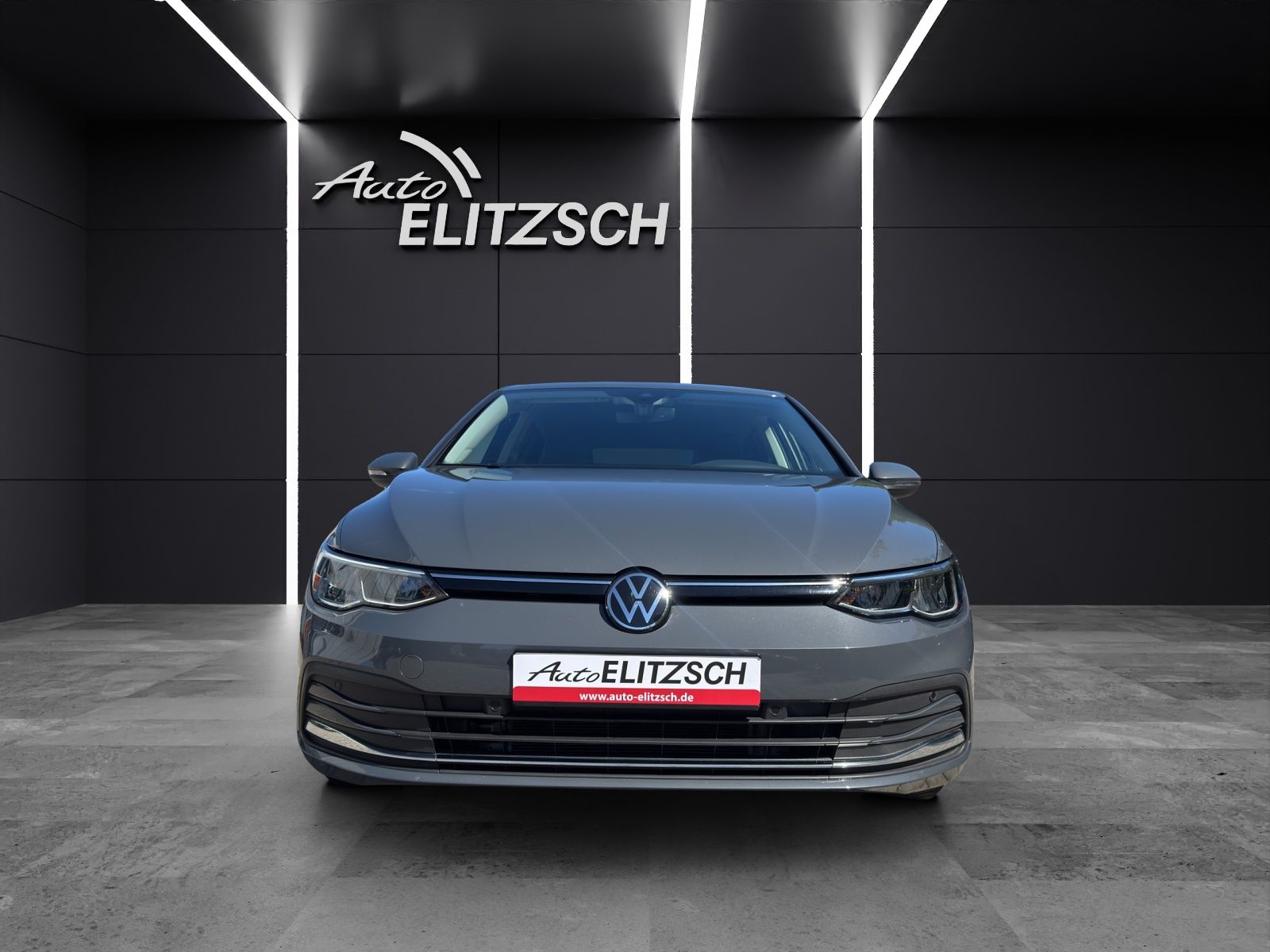 Fahrzeugabbildung Volkswagen Golf VIII Active TDI DSG LED ACC SHZ PDC NAVI AM