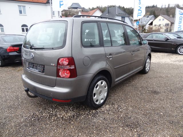 Fahrzeugabbildung Volkswagen Touran Trendline/Klima/AHK/91.600km/PDC/1.Hand/