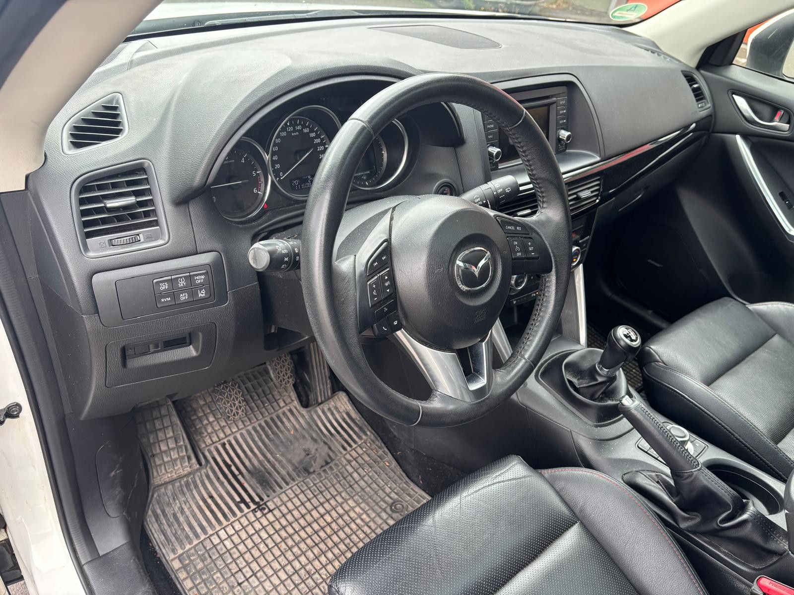 Fahrzeugabbildung Mazda CX-5 Sports-Line AWD-NAV-XEN-LEDER-AHK-GSD-BOSE-