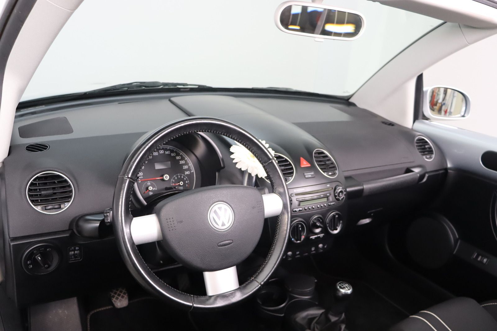 Fahrzeugabbildung Volkswagen New Beetle 1.6 Freestyle Cabriolet * Klima * PDC