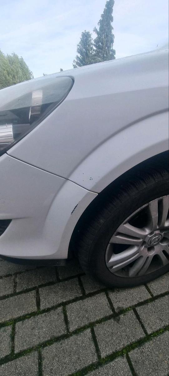 Opel Astra 2009 — photo 8