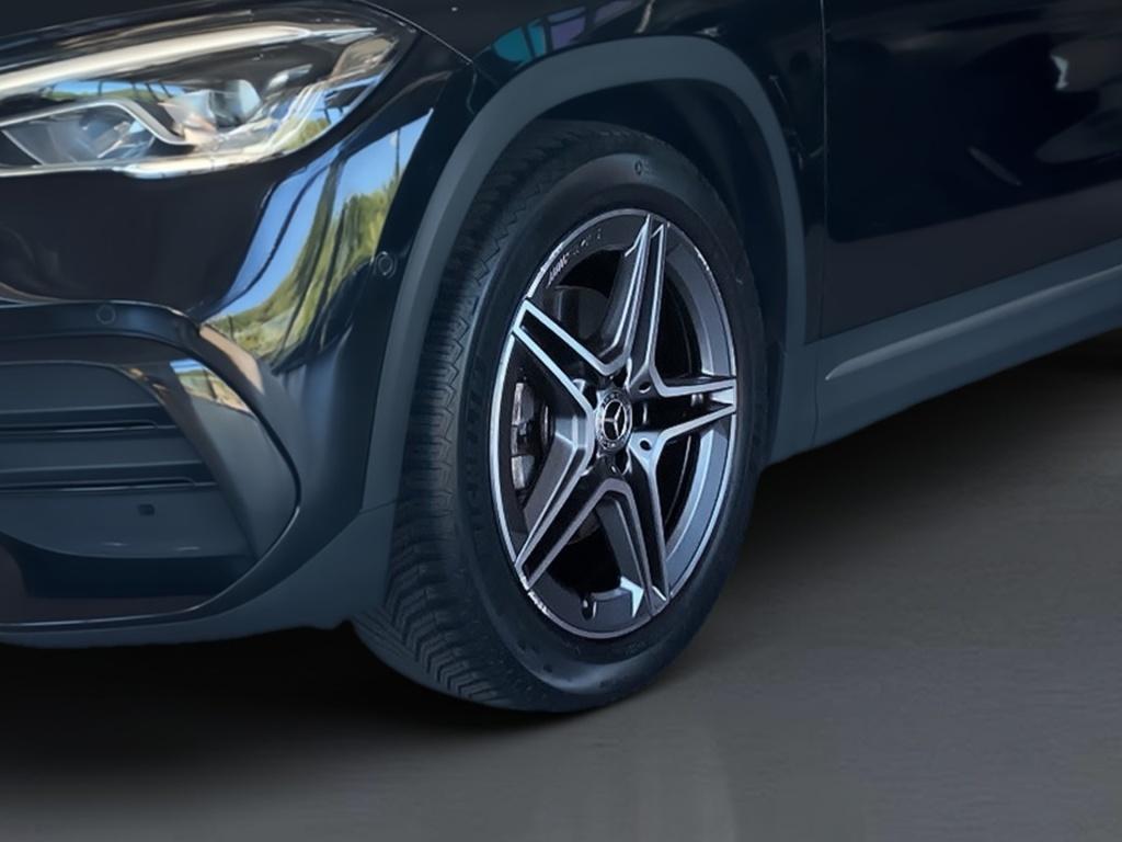 Mercedes-Benz GLA 200 AMG+AHK+PANO+KAMERA+LED+DAB+CARPLAY