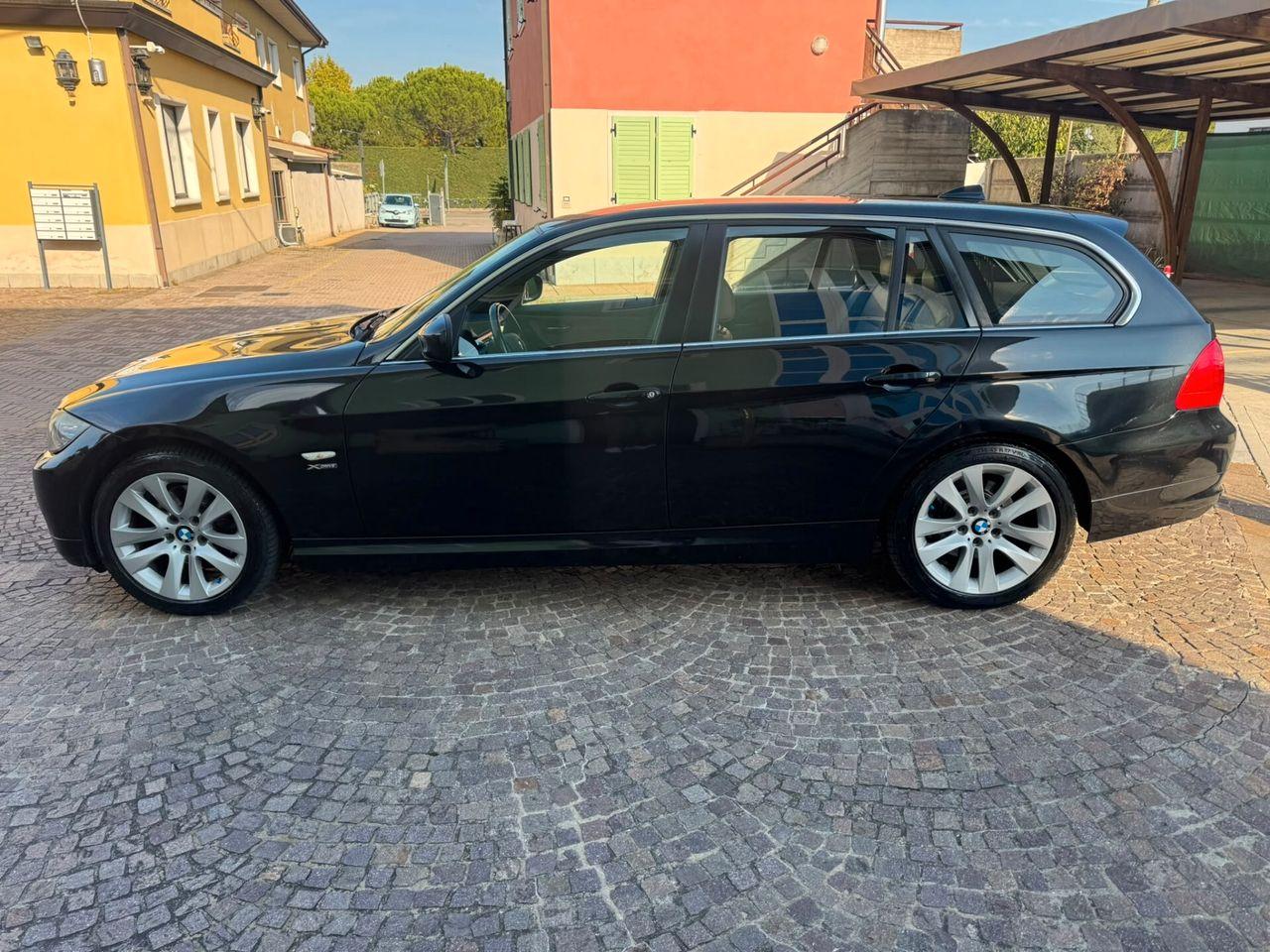BMW 320 2011 — interior