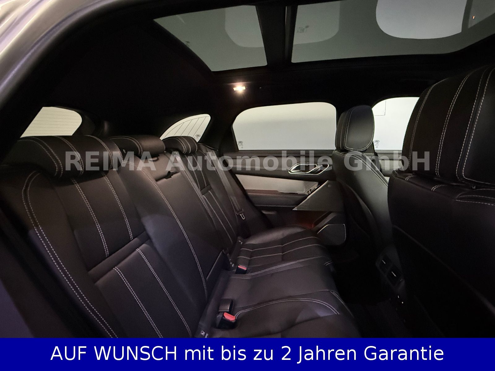 Fahrzeugabbildung Land Rover Range Rover Velar 3,0i R-Dynamic AWD, Pano