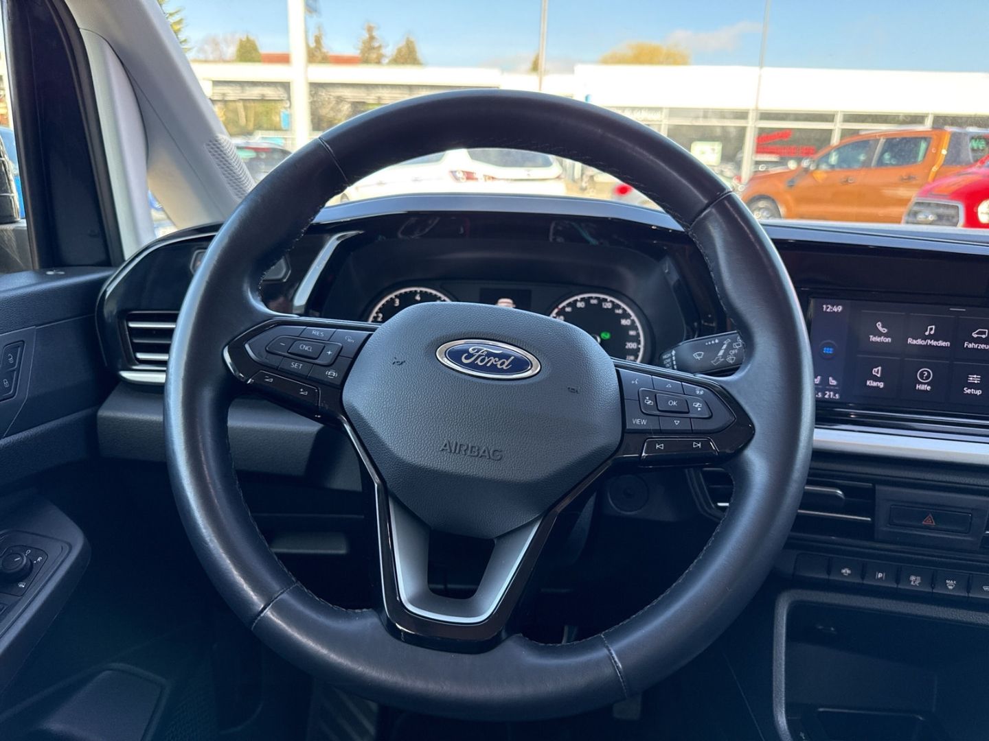 Fahrzeugabbildung Ford Tourneo Connect Titanium AUTOMATIK Apple CarPlay
