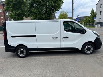 Opel Vivaro - 1