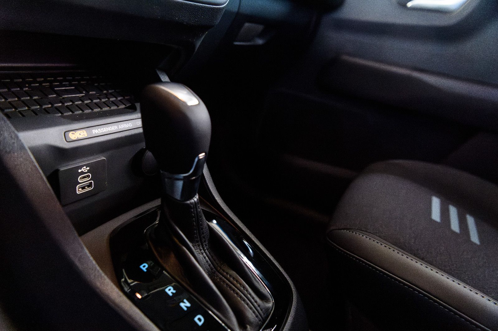 Fahrzeugabbildung Ford Tourneo Courier Active +Navi +ACC +Winter