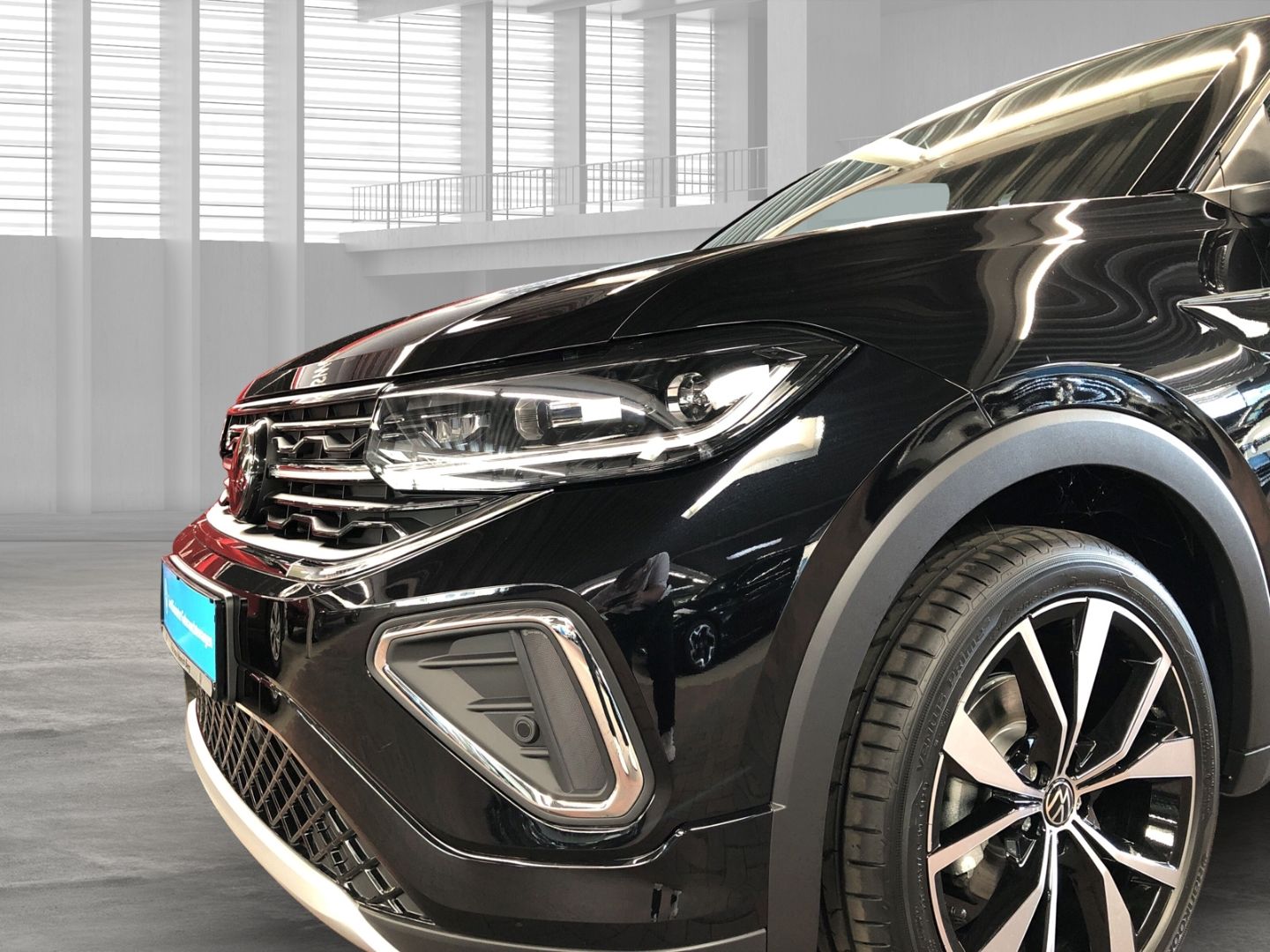Fahrzeugabbildung Volkswagen T-Cross R-Line 1.0 TSI Sportpaket AHK-abnehmbar