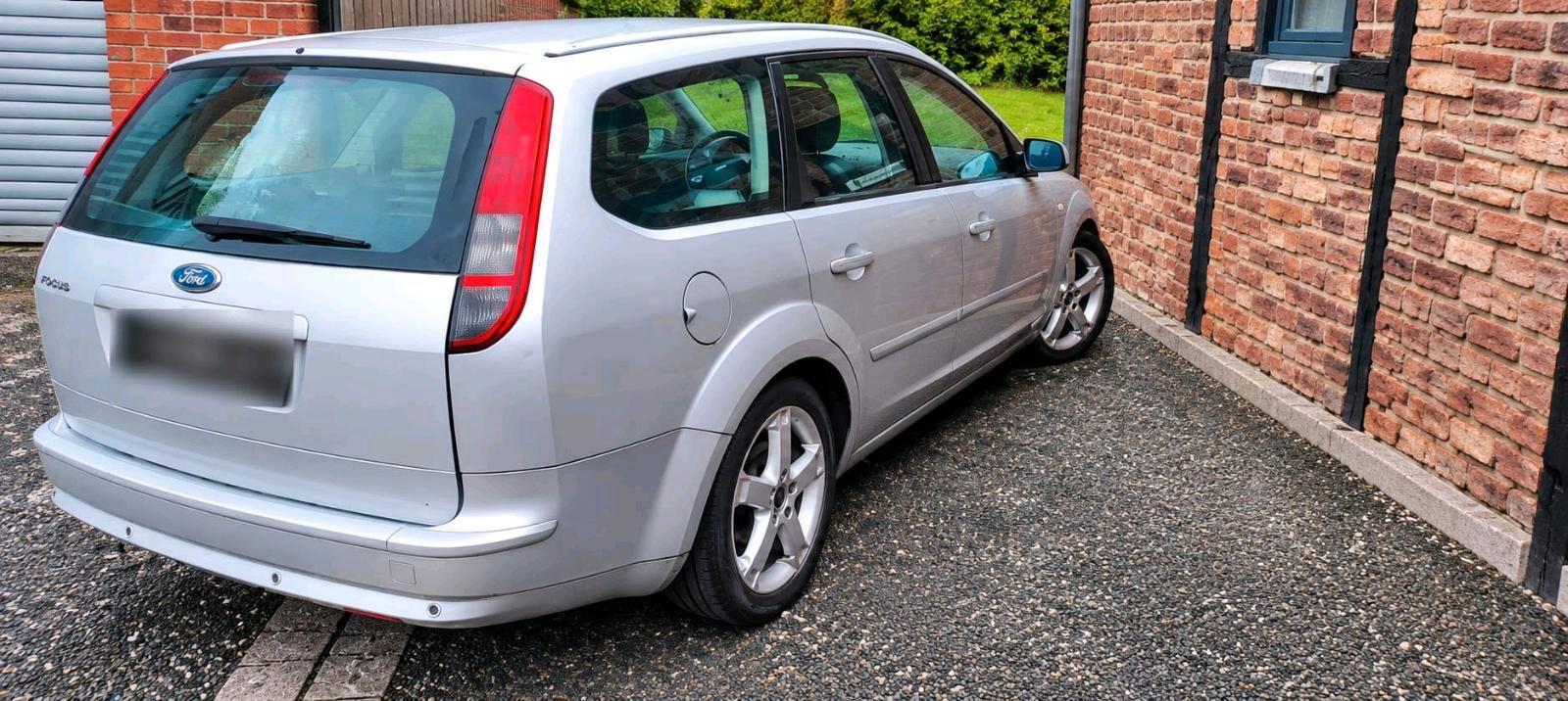Ford Focus 2005 — engine 140 HP (103kW)