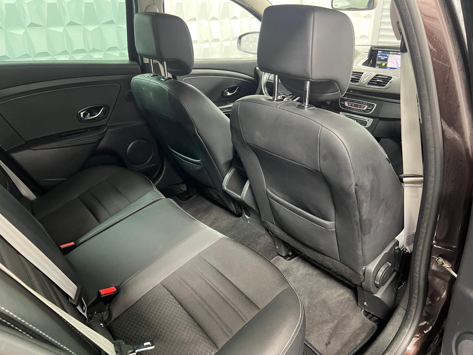Renault Megane 2015 — photo 33