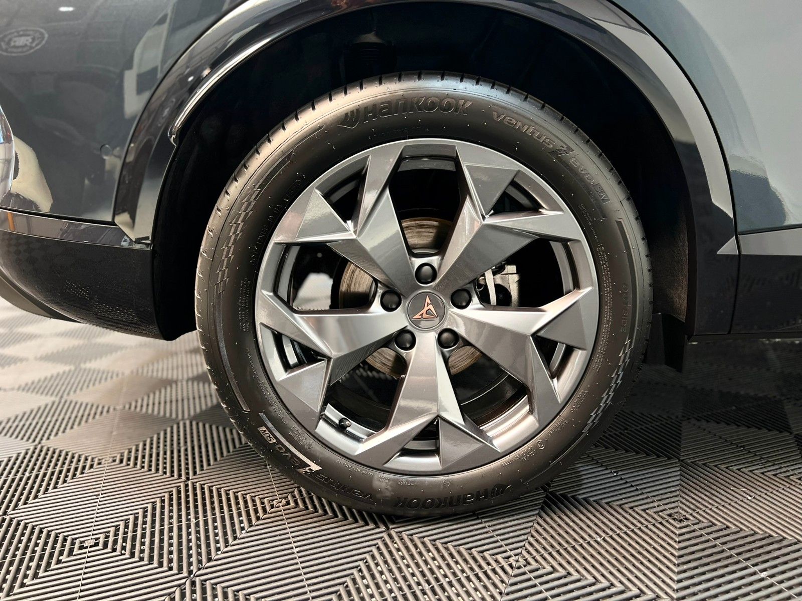 Fahrzeugabbildung CUPRA Formentor 1.5 e-HYBRID / EdgePaket / AHK