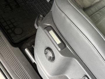 Volkswagen Caddy 2.0TDI DSG STYLE NAV PRO STANDH PANO 7SITZ