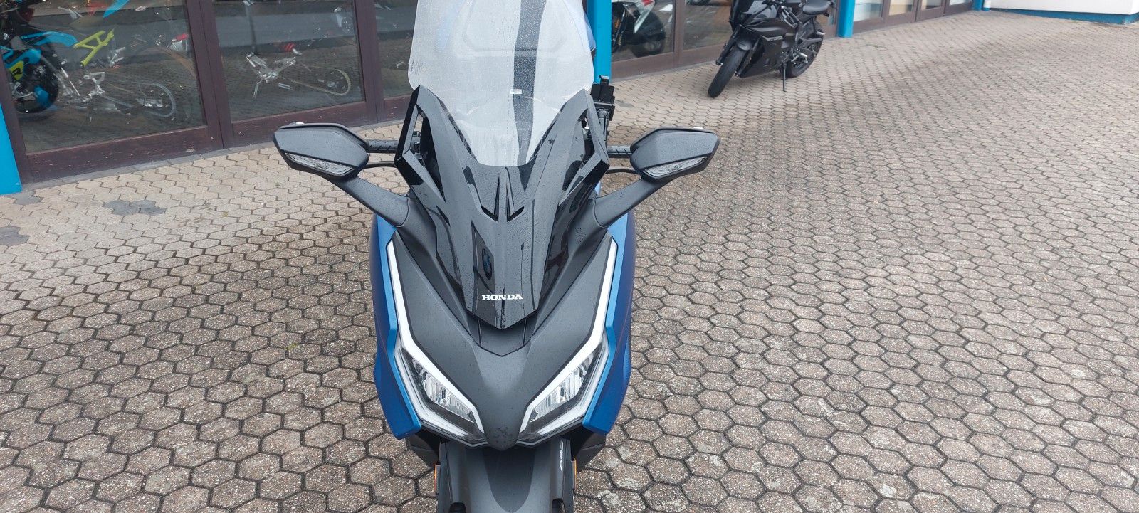 Fahrzeugabbildung Honda Forza 125 AD  NSS 125  Neuzustand 1777 KM
