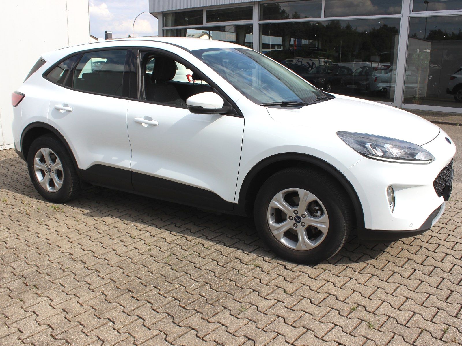 Fahrzeugabbildung Ford Kuga Plug-In Hybrid Cool & Connect 2,5 Duratec