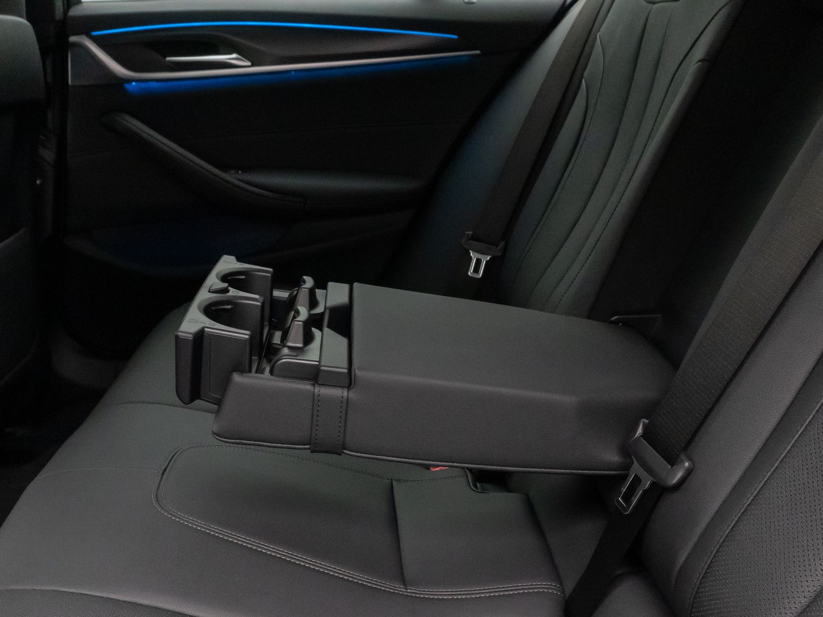 Fahrzeugabbildung BMW 530e xD M Sport Kamera Laser HUD DAB H/K Komfort