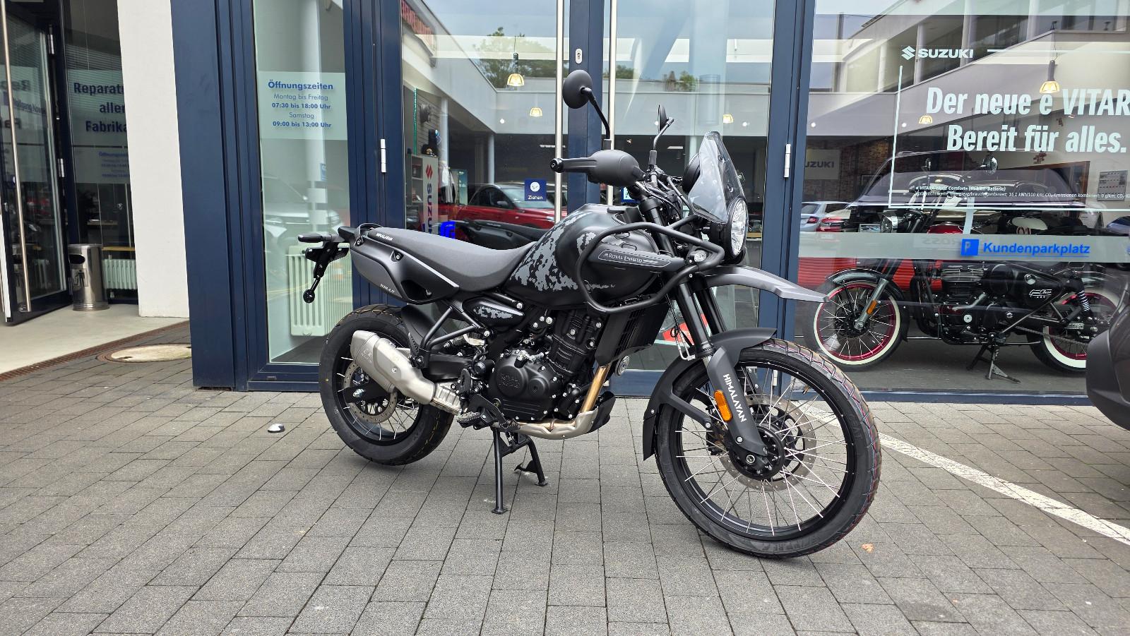 Royal Enfield Himalayan 450 MANA BLACK