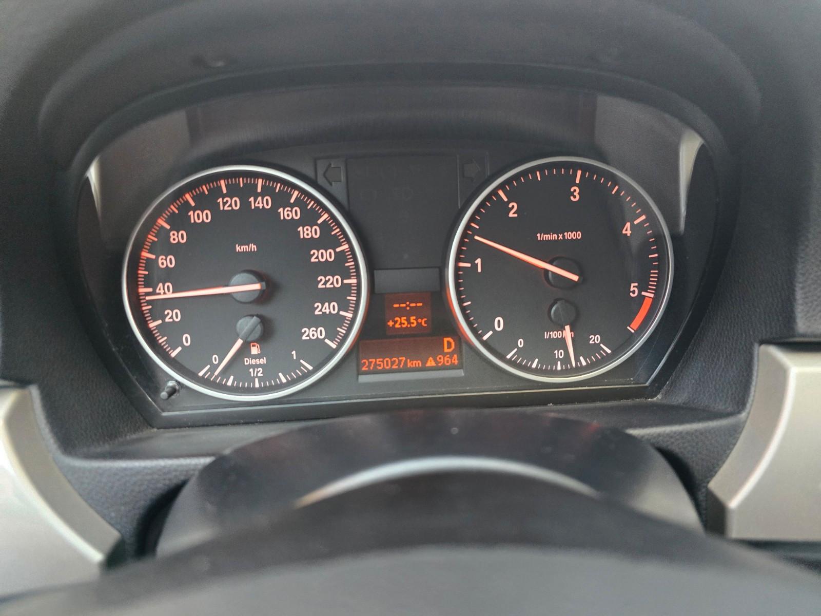 BMW 320 2012 — photo 11